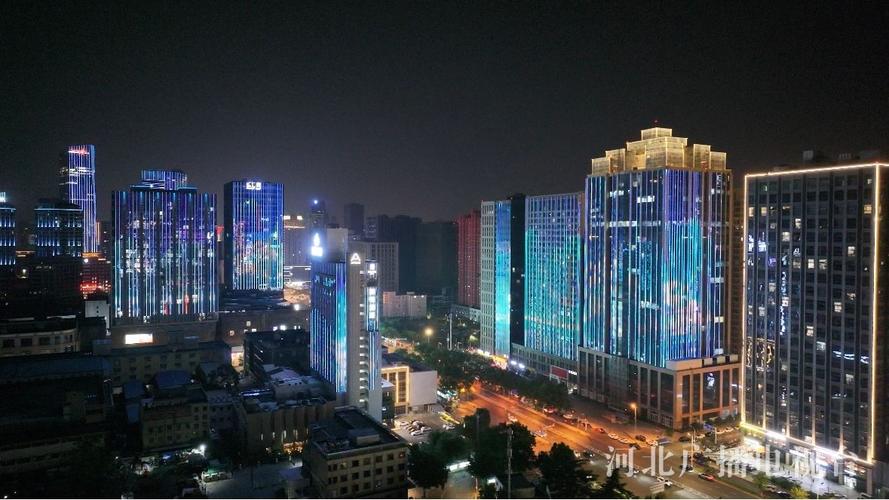 石家庄:实施夜景亮化工程 流光溢彩庆"双节"